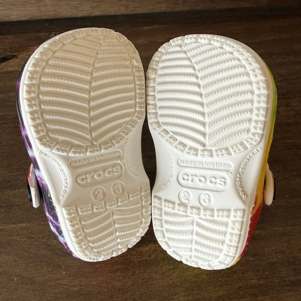 Crocs Classic Tie Dye Clogs Toddler Size‎ C2/3 Multi Color Rainbow Slip On Shoes